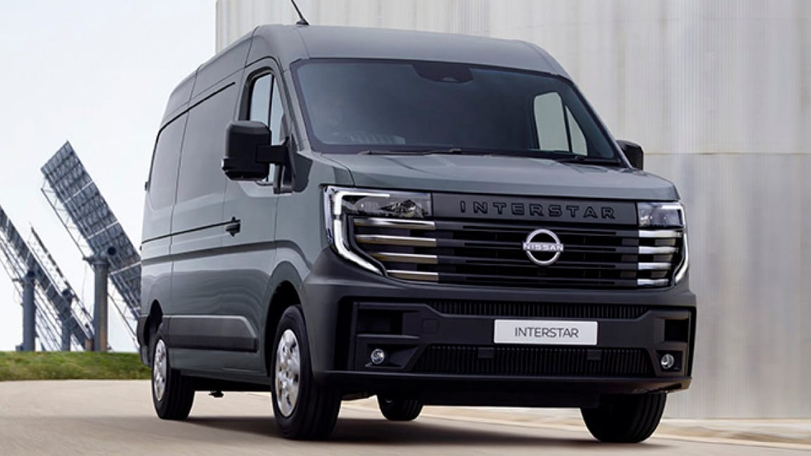 Nissan Interstar large commercial vehicle